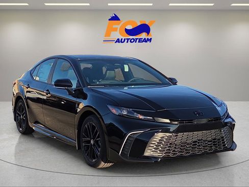 Used 2026 Toyota Camry SE w/ Convenience Package image 6