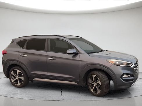 Used 2017 Hyundai Tucson Limited w/ Limited Ultimate Package 03 FWD image 4