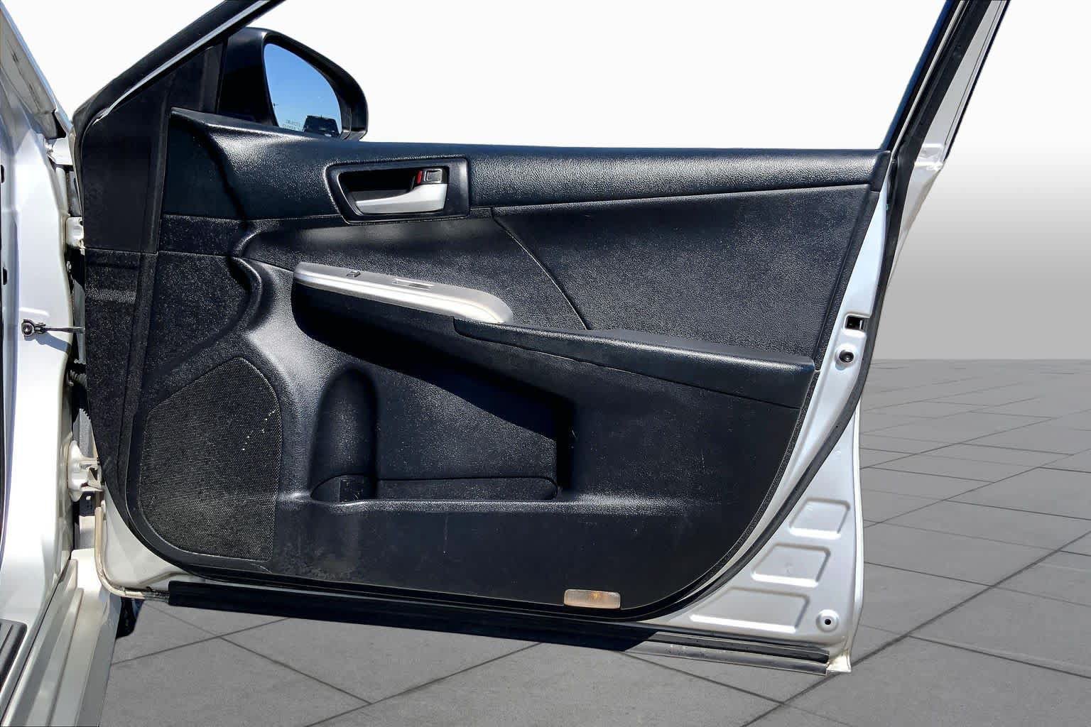 Used 2013 Toyota Camry SE FWD image 22