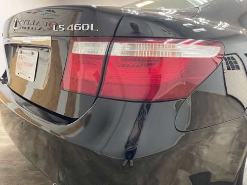 Used 2009 Lexus LS 460 L w/ Executive Class Seating Pkg RWD image 12