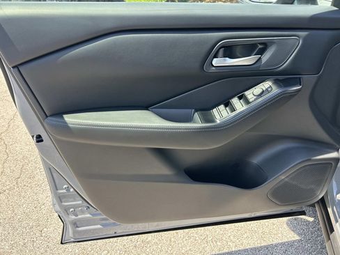 New 2026 Nissan Rogue SV AWD/4WD image 18