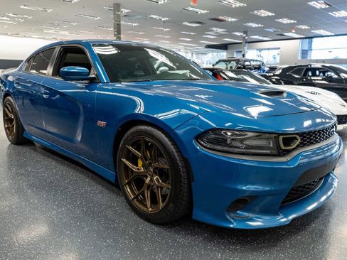 Used 2020 Dodge Charger Scat Pack image 4