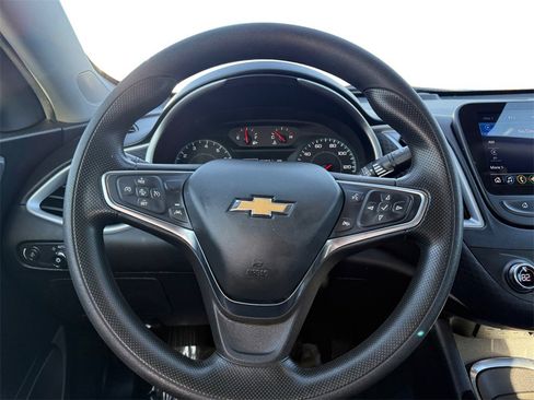 Used 2024 Chevrolet Malibu LT image 12