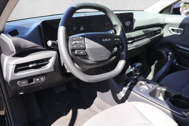 Used 2025 Kia K4 FWD image 12