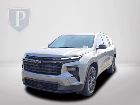 New 2026 Chevrolet Traverse LT w/ Midnight/Sport Edition FWD image 11