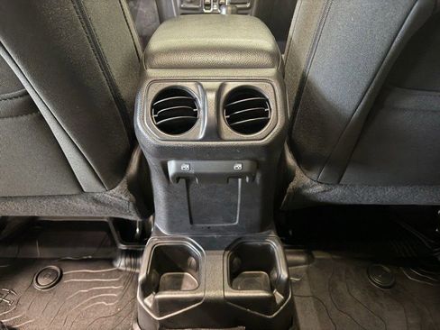 Used 2020 Jeep Wrangler Unlimited Willys image 17