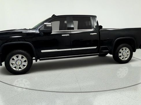 Used 2025 Chevrolet Silverado 2500 High Country w/ High Country Premium Package AWD/4WD image 2
