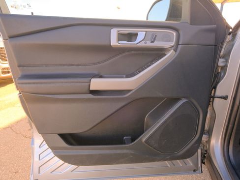 Used 2024 Ford Explorer Limited image 27