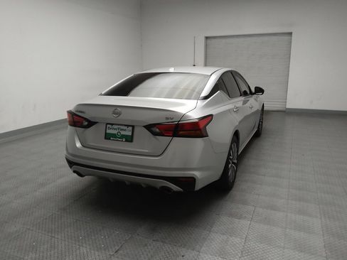 Used 2023 Nissan Altima 2.5 SV w/ SV Premium Package FWD image 7