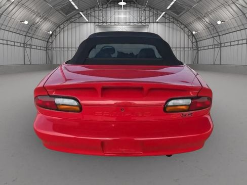 Used 2002 Chevrolet Camaro Z28 w/ SS Performance/Appearance Pkg RWD image 17