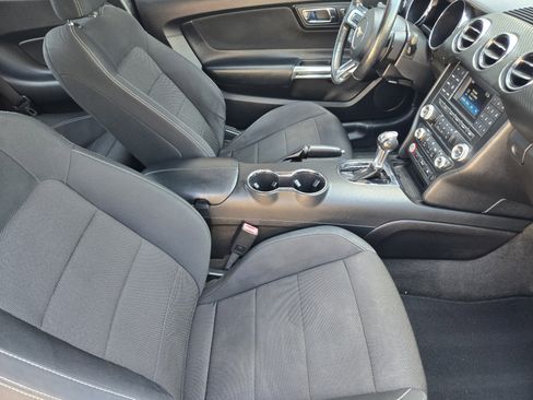 Used 2017 Ford Mustang Coupe RWD image 10