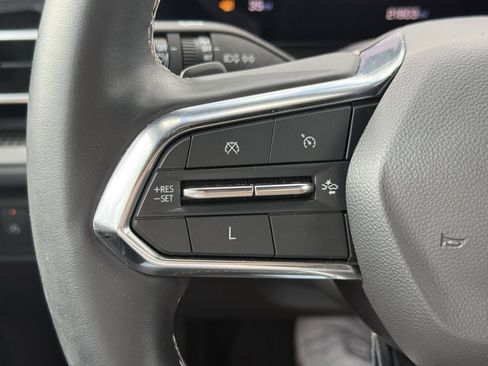 Used 2024 Chevrolet Traverse LT w/ LPO, Floor Liner Package image 33