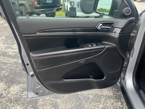 Used 2020 Jeep Grand Cherokee Trailhawk image 9