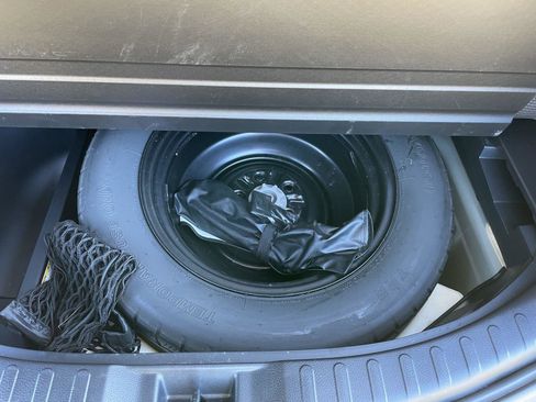 Used 2014 Toyota RAV4 LE image 36