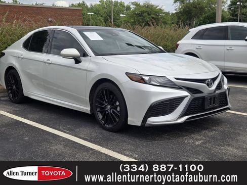 Used 2022 Toyota Camry XSE w/ Navigation Package FWD image 1
