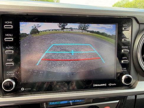 Used 2022 Toyota Tacoma SR5 RWD image 15