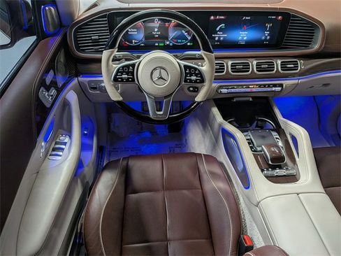 Used 2023 Mercedes-Benz Maybach GLS 600 4MATIC image 7