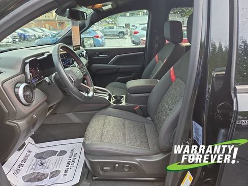 Used 2024 Chevrolet Colorado Z71 w/ Z71 Convenience Package 2 AWD/4WD image 13