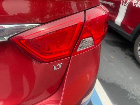 Used 2015 Chevrolet Impala LT FWD image 12