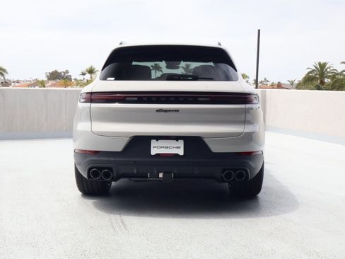 New 2026 Porsche Cayenne E-Hybrid AWD/4WD image 10