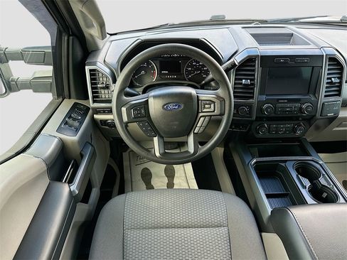 Used 2021 Ford F350 XLT w/ XLT Premium Package image 21