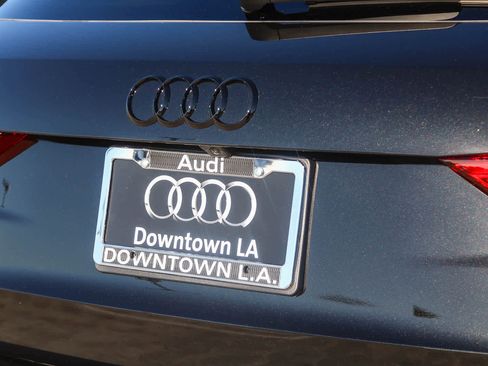 New 2025 Audi Q3 2.0T Premium image 12