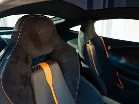 Used 2017 McLaren 570S image 12