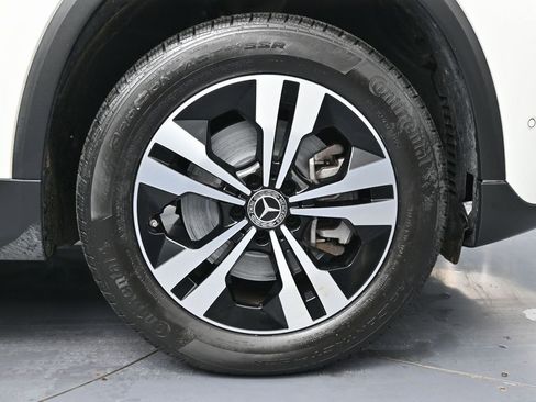 Used 2024 Mercedes-Benz GLA 250 4MATIC image 17