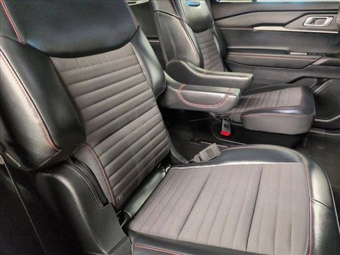 Used 2025 Ford Explorer ST-Line image 20