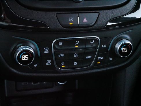 Used 2023 Chevrolet Equinox RS w/ RS Leather Package image 23