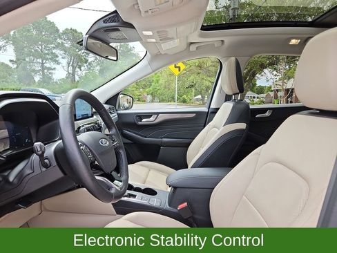 Used 2021 Ford Escape Titanium w/ Class II Trailer Tow Package image 25