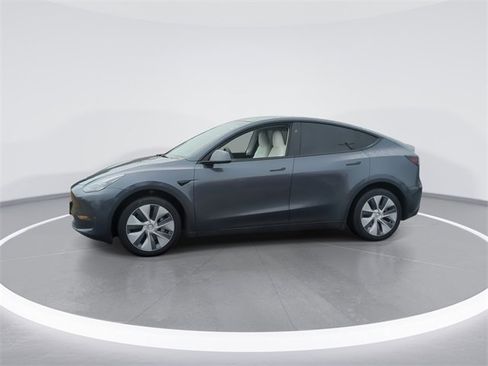 Used 2023 Tesla Model Y Long Range image 4