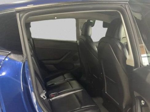 Used 2022 Tesla Model Y Performance AWD/4WD image 17