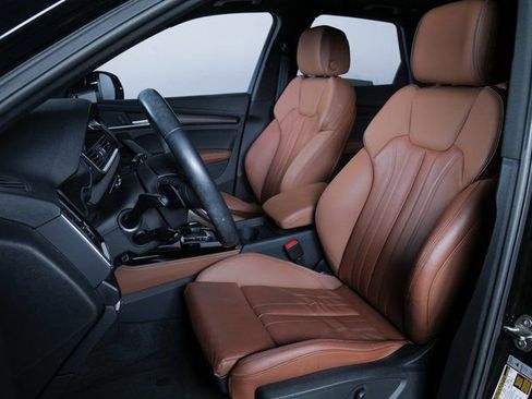 Certified 2023 Audi Q5 e Premium Plus w/ Premium Plus Package image 10