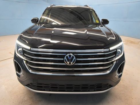 Used 2024 Volkswagen Atlas SE w/ Black Wheel Package image 31