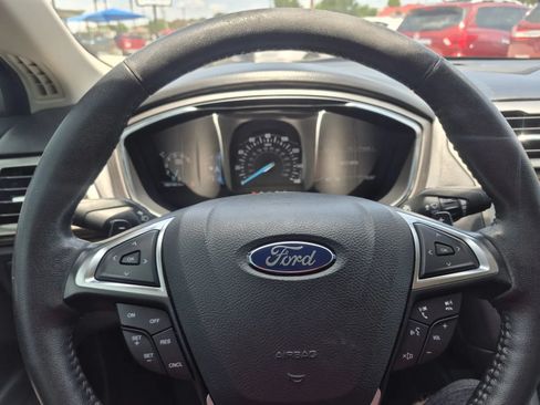 Used 2018 Ford Fusion SE w/ Fusion SE Technology Package FWD image 28
