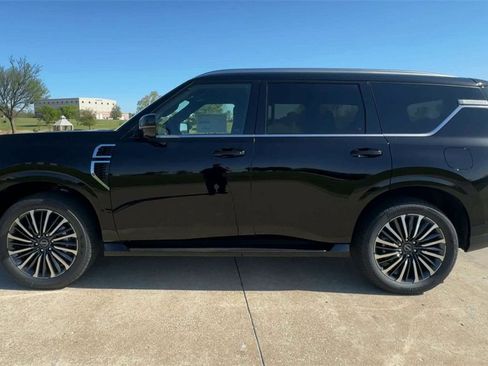 New 2025 Nissan Armada Platinum Reserve image 5