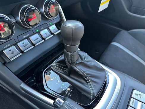 New 2025 Toyota GR86 Premium image 16