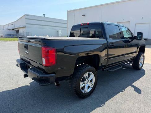 Used 2017 Chevrolet Silverado 1500 LTZ Z71 w/ Realtree Edition AWD/4WD image 4