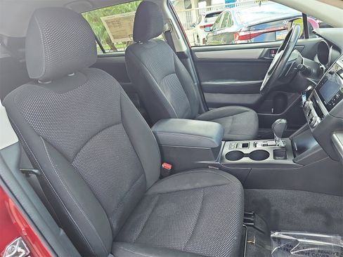 Used 2017 Subaru Outback 2.5i Premium image 10