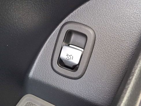 Certified 2026 Mercedes-Benz GLC 300 4MATIC image 23