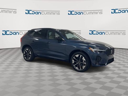Used 2026 Volvo XC60 B5 Plus AWD/4WD image 2