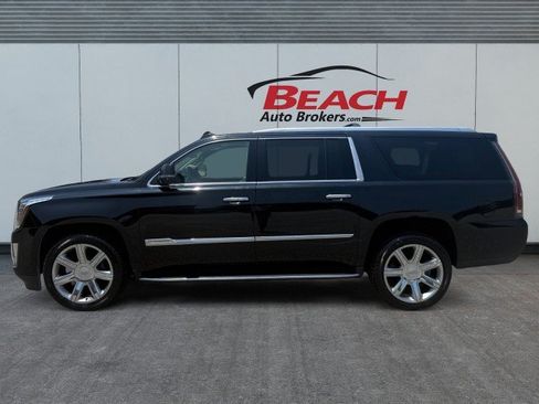 Used 2018 Cadillac Escalade ESV Luxury AWD/4WD image 5