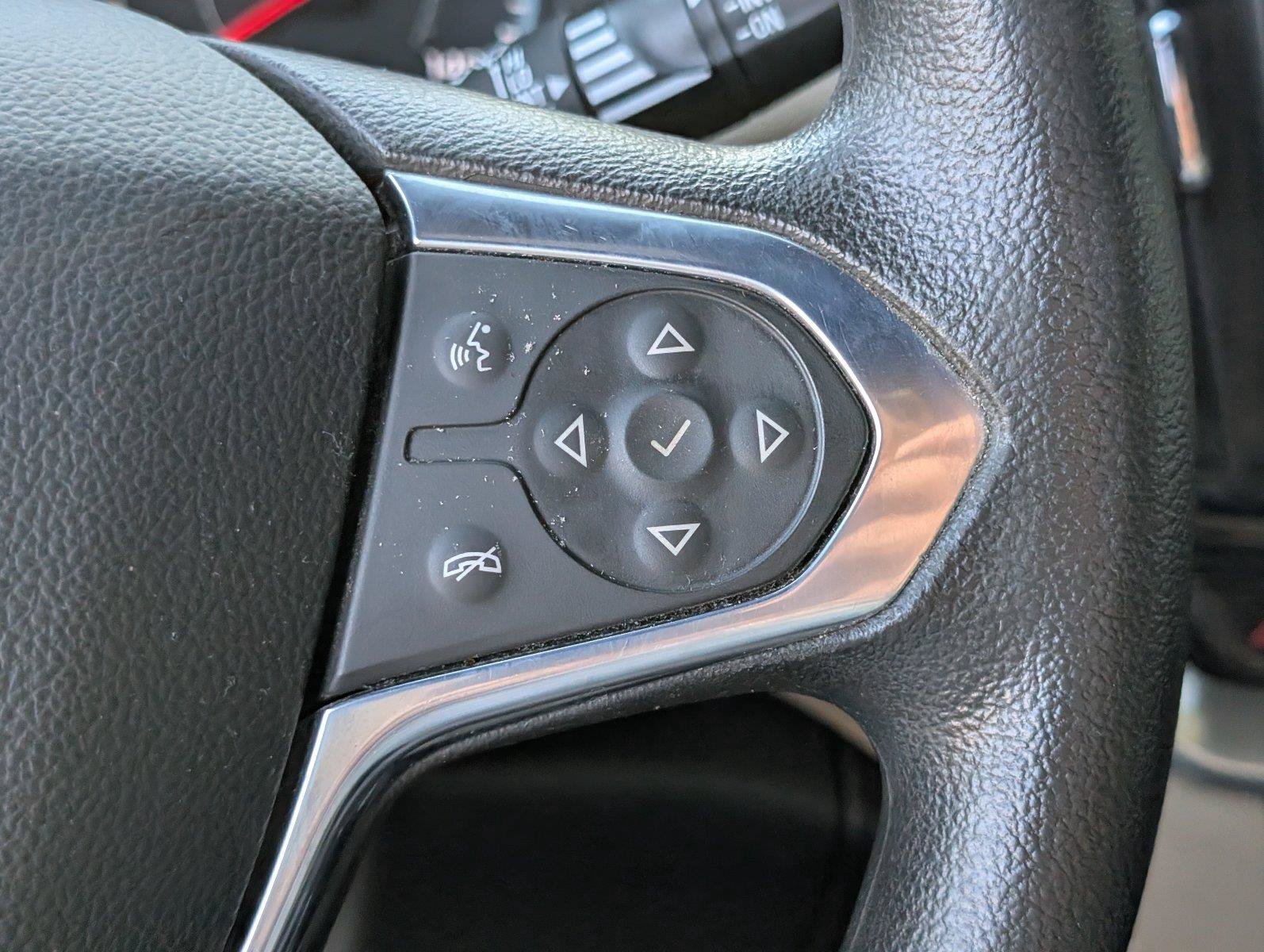 Used 2022 Chevrolet Traverse LS FWD image 28