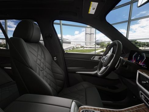 Used 2026 BMW X5 xDrive40i w/ M Sport Package image 34