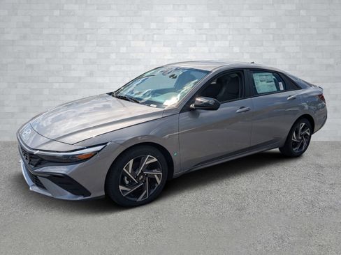 New 2025 Hyundai Elantra Sport image 9