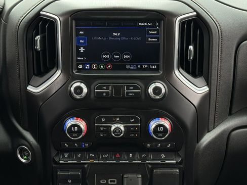 Used 2023 GMC Sierra 2500 AT4 w/ AT4 Preferred Package image 19