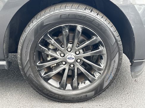 Used 2019 Ford Expedition Limited w/ Driver Assistance Package RWD image 13