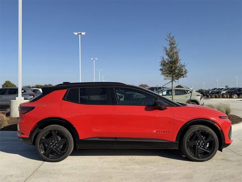 New 2026 Chevrolet Equinox EV RS image 3