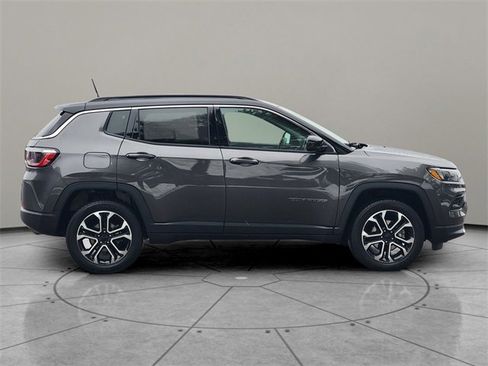 Certified 2022 Jeep Compass Limited image 13
